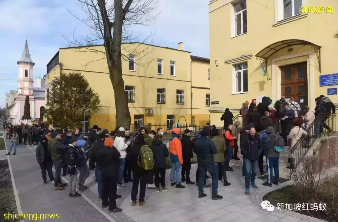 旅居乌克兰的新加坡人:空袭更像是警告,当地民众没太恐慌